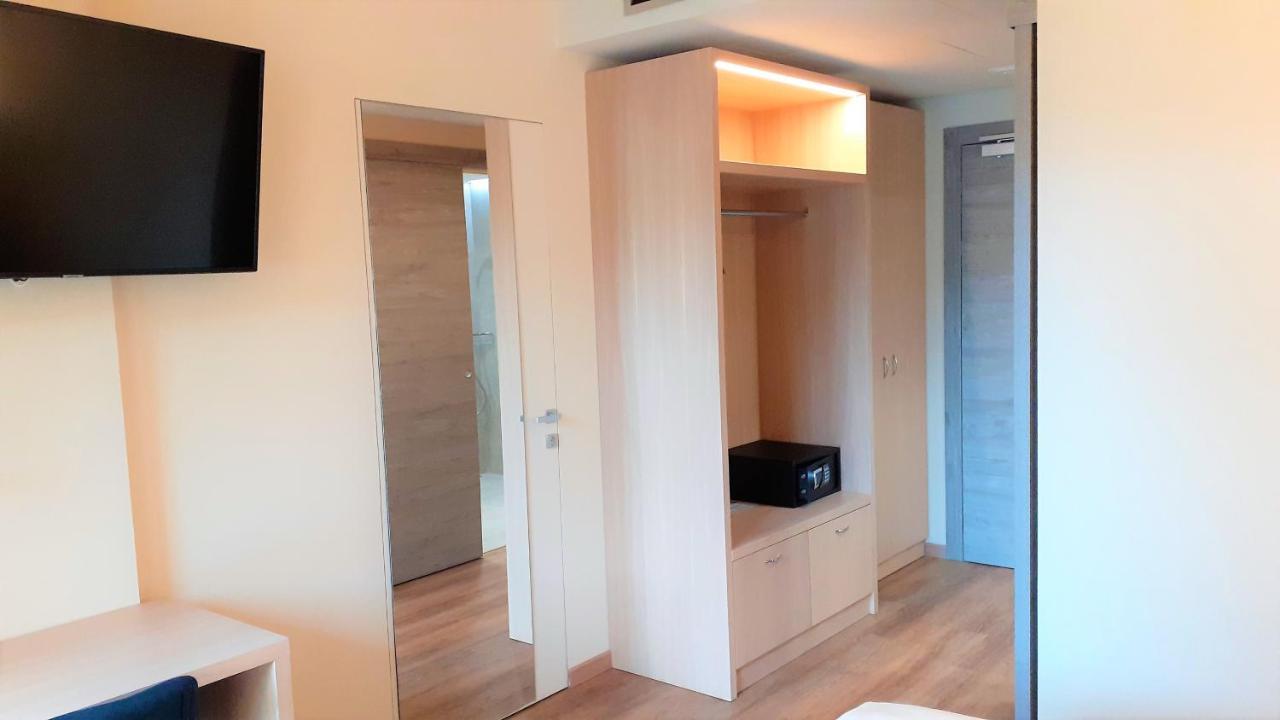 Double or Twin Room,1024759939:JPEG
