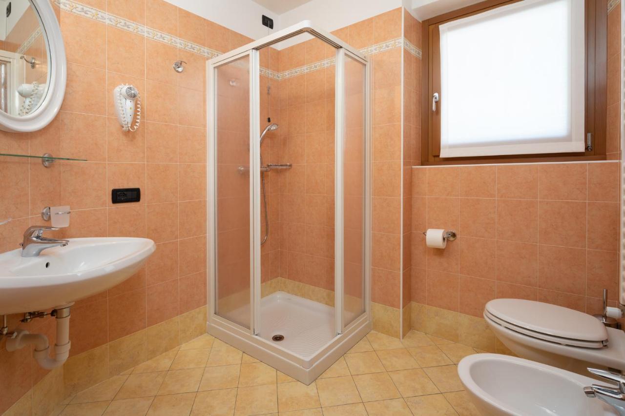 Standard Double or Twin Room,1263953269:JPEG