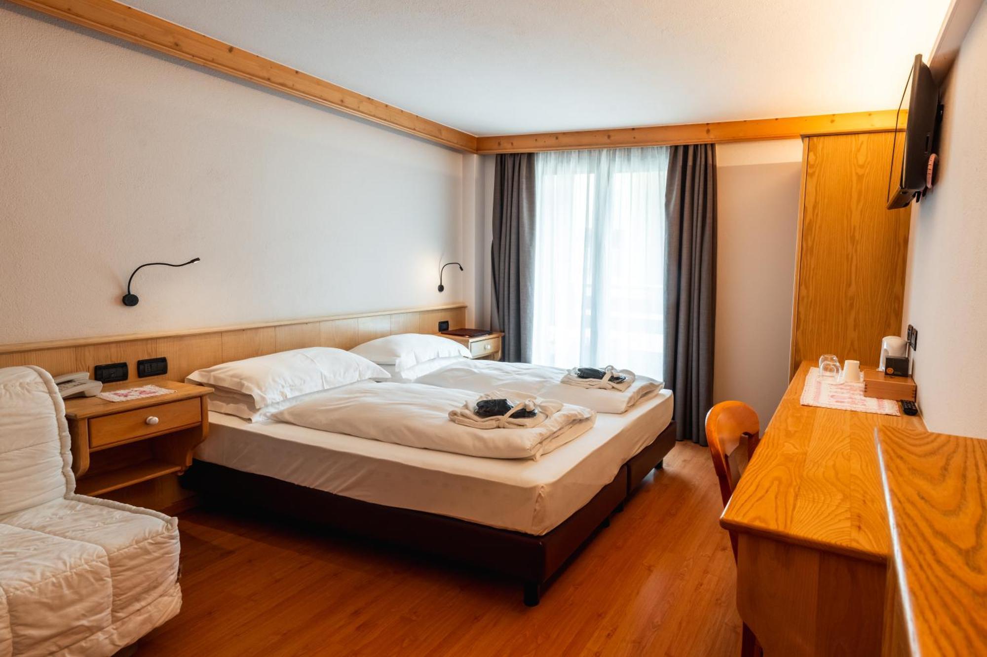 Double Room with Balcony,1606559260:JPEG