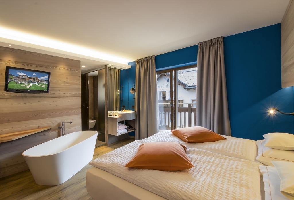 Deluxe Double or Twin Room Balcony